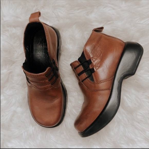 Dansko Shoes - Dansko Genuine Brown Leather Clogs / Ankle Boots
